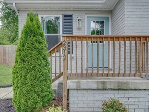 2312 Hidden Terrace Ct in Nashville, TN - Foto de edificio - Building Photo