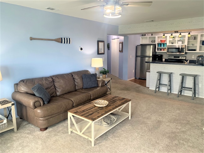 352 Clinton Reef Dr in Port Clinton, OH - Foto de edificio - Building Photo