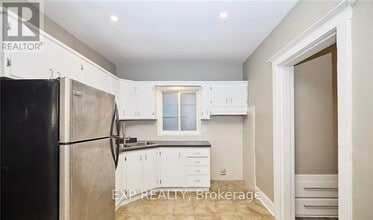 37 York St in St Catharines, ON - Building Photo - Building Photo