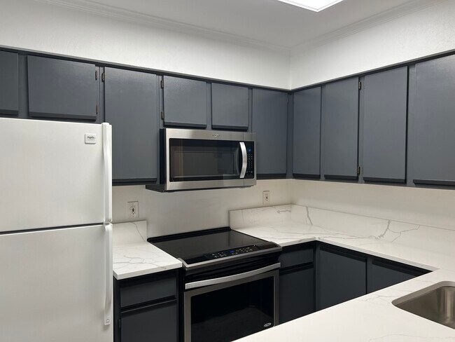 property at 3303 Wyndham Cir