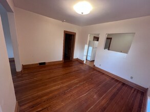 153 Dunning St, Unit 1 in Madison, WI - Foto de edificio - Building Photo