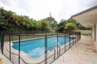17420 SW 109th Ave in Miami, FL - Building Photo - Building Photo
