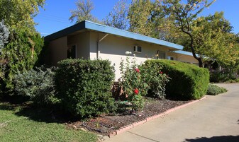 10460 Coloma Rd in Rancho Cordova, CA - Building Photo