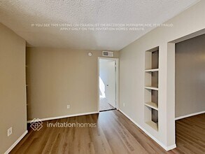 8203 W Larkspur Dr in Peoria, AZ - Building Photo - Building Photo