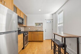 933 N 30th St in Philadelphia, PA - Foto de edificio - Building Photo