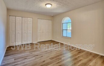 7201 Arlington Expy in Jacksonville, FL - Building Photo - Building Photo