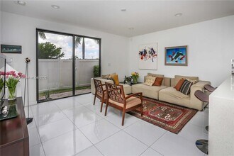 476 NE 194th Terrace in Miami, FL - Building Photo - Building Photo