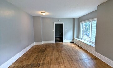 486 E Apple Ave in Muskegon, MI - Building Photo - Building Photo