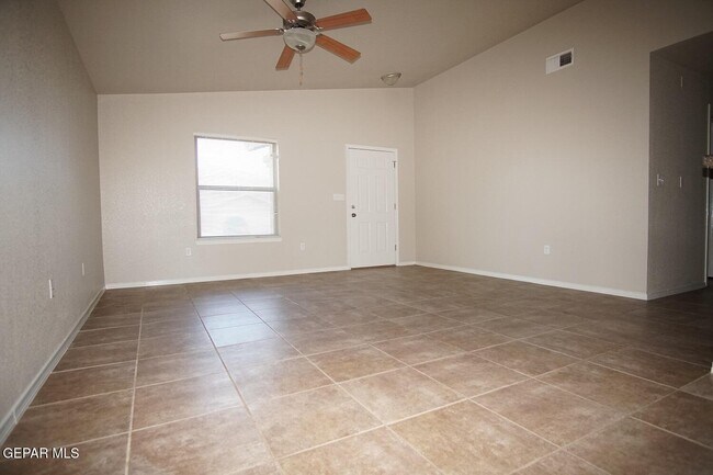 10692 Canyon Sage Dr in El Paso, TX - Foto de edificio - Building Photo