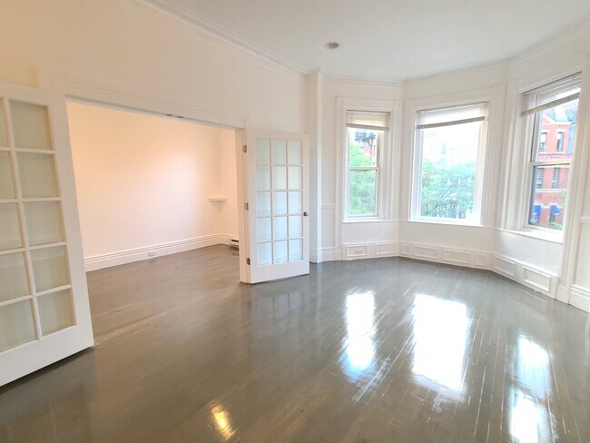 255 Newbury St, Unit 2 in Boston, MA - Building Photo - Building Photo