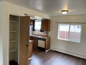 330 N Bliss St in Anchorage, AK - Building Photo - Building Photo