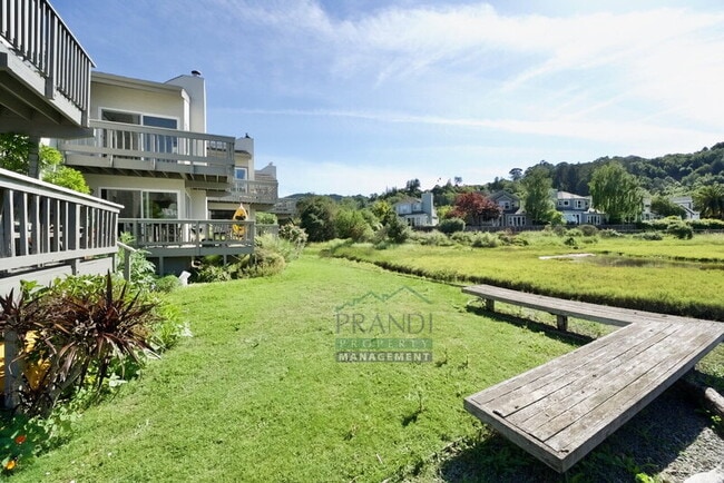 505 Larkspur Plaza Dr in Larkspur, CA - Building Photo - Building Photo