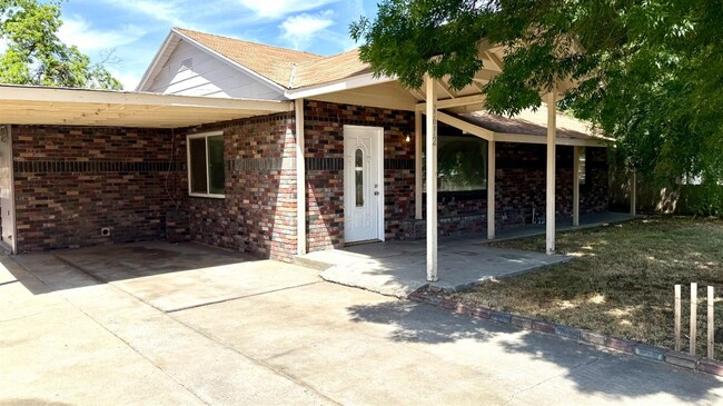 property at 1612 N Normandie St