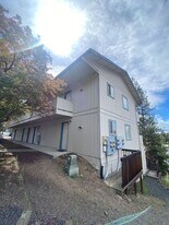 P1565 in Bend, OR - Building Photo