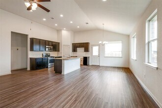 18501 Urbano Dr in Pflugerville, TX - Building Photo - Building Photo