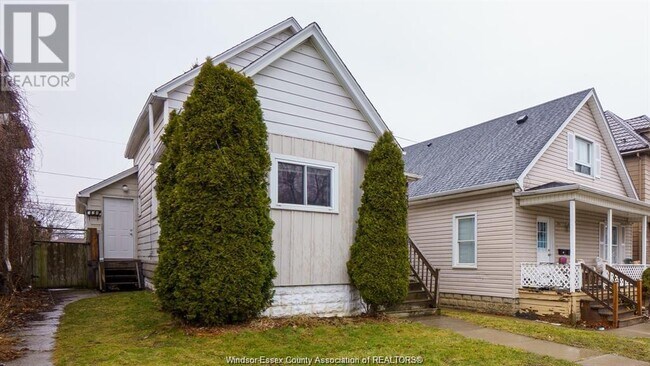 329 Pierre Ave