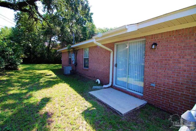 330 N Reus St in Pensacola, FL - Building Photo - Building Photo