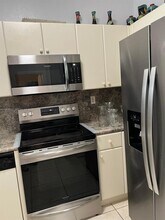 17710 NW 73rd Ave in Hialeah, FL - Building Photo - Building Photo