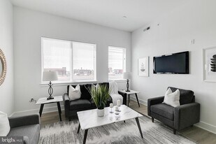 2201 Washington Ave in Philadelphia, PA - Building Photo