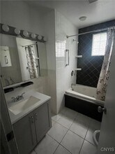 1205 Madison St in Syracuse, NY - Building Photo - Building Photo