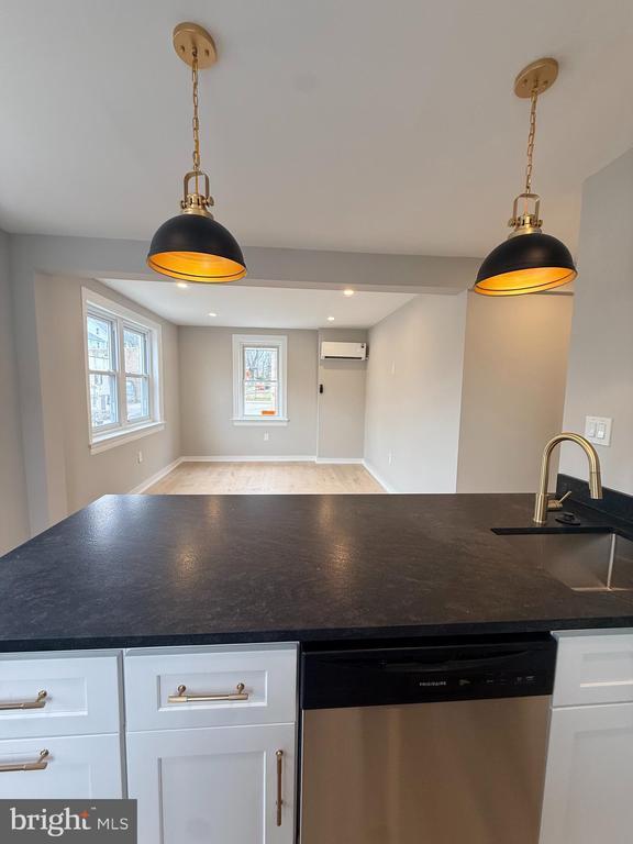 258 Haverford Ave in Narberth, PA - Foto de edificio - Building Photo