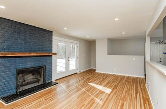 2162 Aztec Ln in Mendota Heights, MN - Building Photo - Building Photo