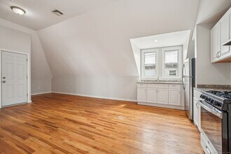 1119 Stratford Ave in Bridgeport, CT - Foto de edificio - Building Photo