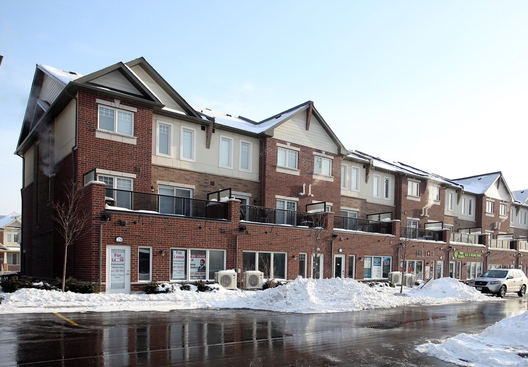 14-28 Sky Harbour Dr in Brampton, ON - Building Photo