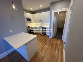 464 Beacon St, Unit 2R in Boston, MA - Building Photo - Building Photo