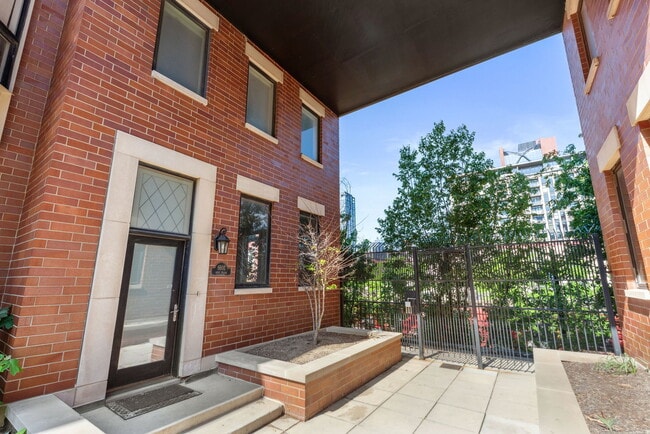 property at 660 W Fulton St