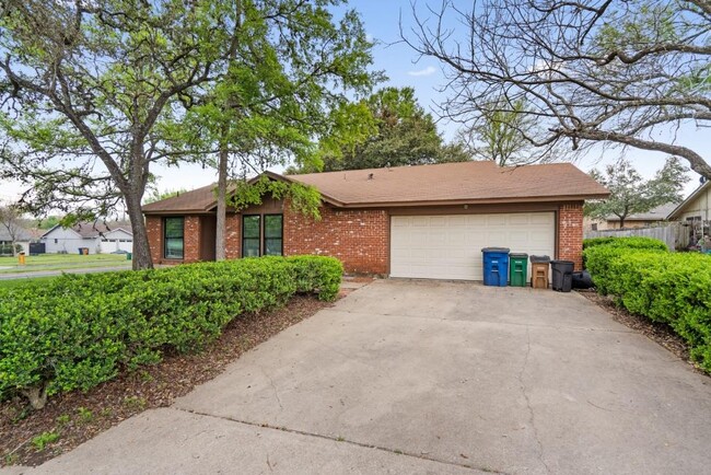 2701 Alderwood Dr in Austin, TX - Building Photo - Building Photo