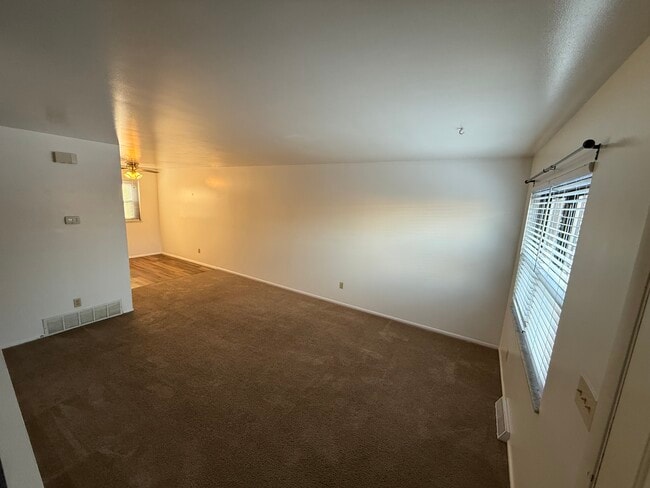 2951 Columbus St in Grove City, OH - Foto de edificio - Building Photo