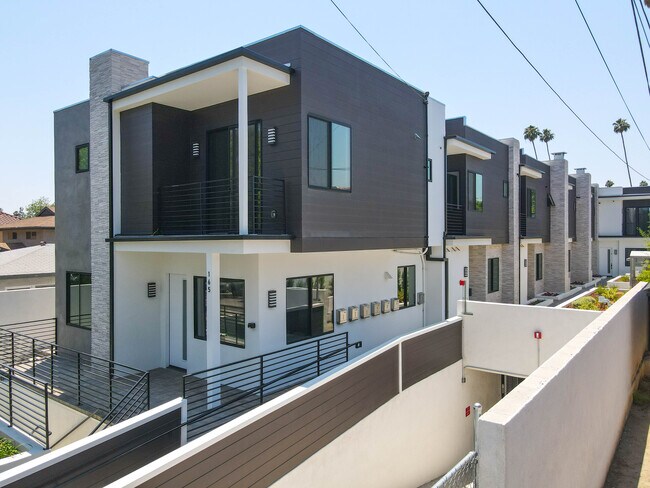 Sierra Bonita Townhomes