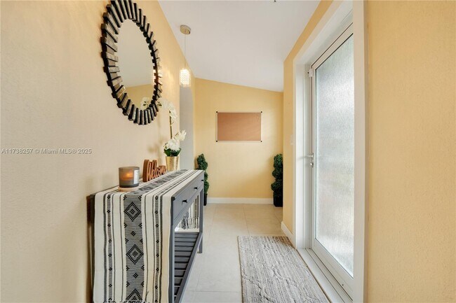 306 N 32nd Ave in Hollywood, FL - Foto de edificio - Building Photo