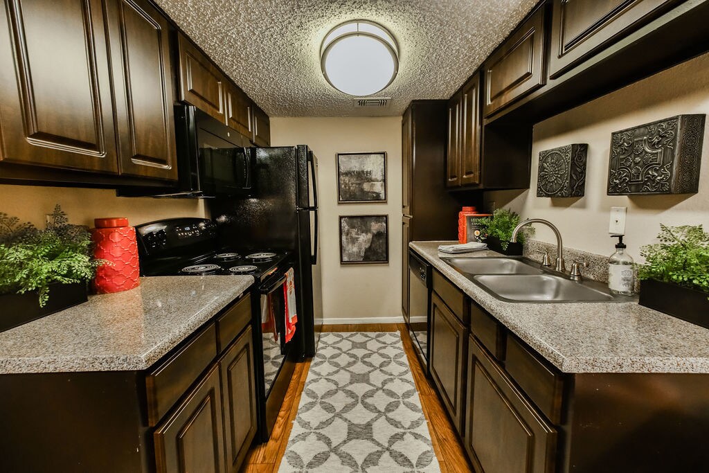 Oaks at Greenview Apartments in Houston, TX