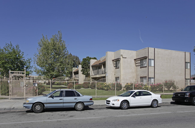 Desert View Apartments in Palmdale, CA - Building Photo - Building Photo