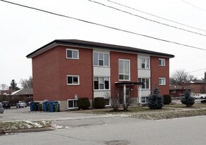 18 Drew St in Guelph, ON - Building Photo
