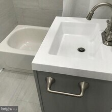 423 S 15th St in Philadelphia, PA - Building Photo - Building Photo
