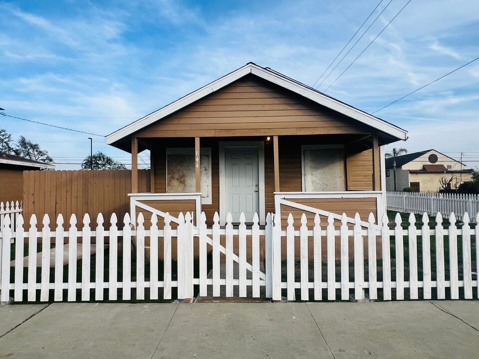 844 E St in Wasco, CA - Building Photo