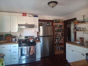 310 Chapman St, Unit A in Greenfield, MA - Building Photo - Building Photo