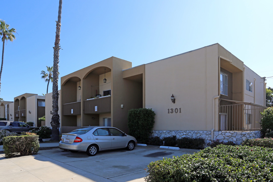 The Thomas House in San Diego, CA - Building Photo