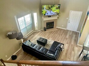 1965 Timber Oaks Dr in Garland, TX - Foto de edificio - Building Photo