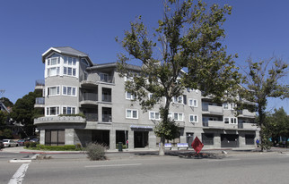 Lakeview Court Apartments