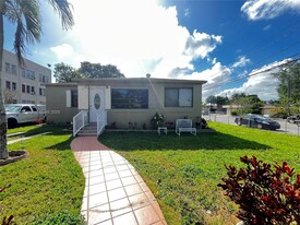 230 NW 25th Ave in Miami, FL - Building Photo