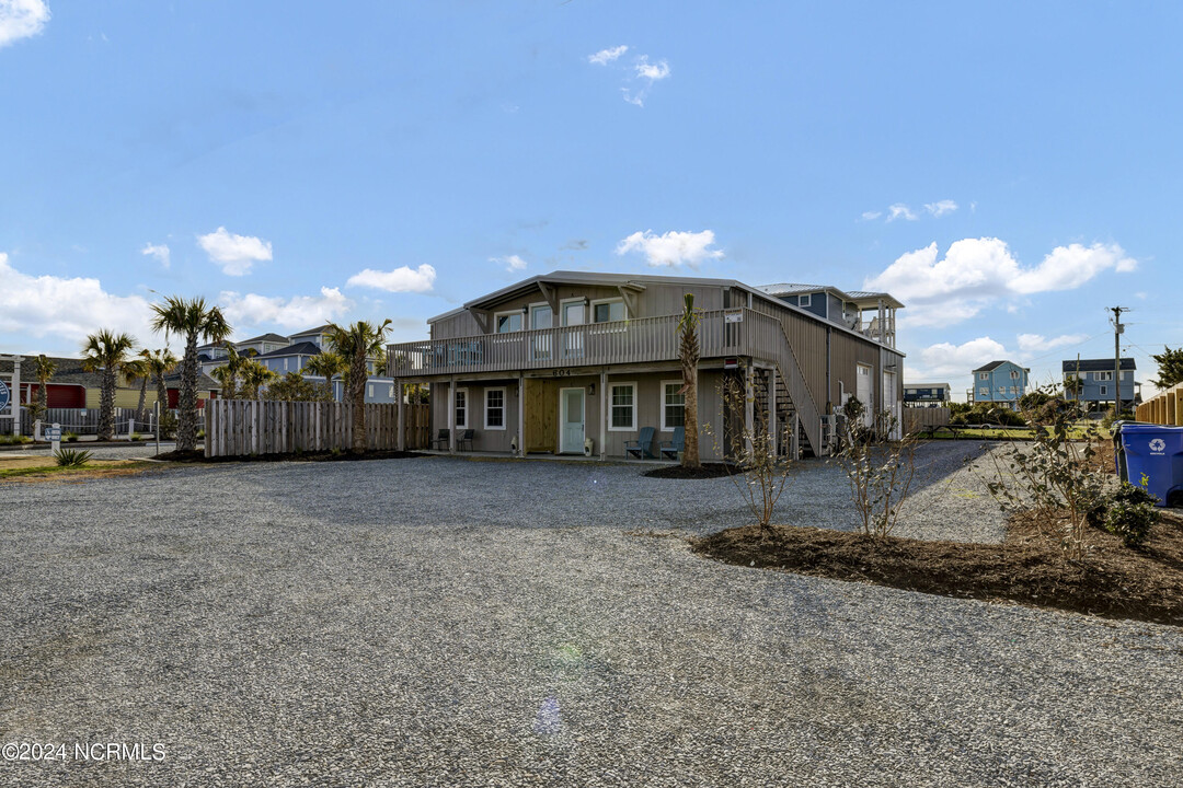 604 N New River Dr in Surf City, NC - Building Photo