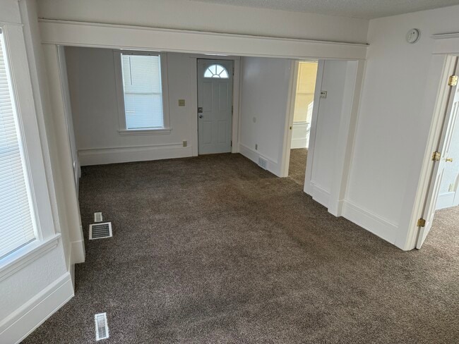 684 Hawthorne Ave E, Unit Unit1LowerLevel in St. Paul, MN - Foto de edificio - Building Photo