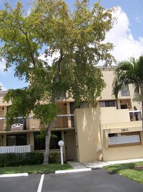 property at 2811 SW 87th Ter