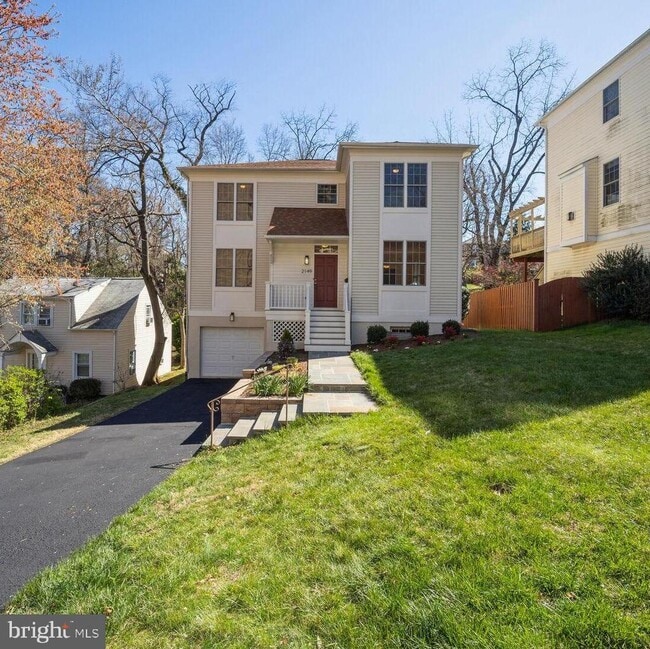property at 2149 N Taylor St