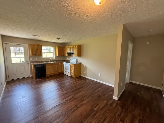 2038 Jonathan Dr in Baneberry, TN - Building Photo - Building Photo