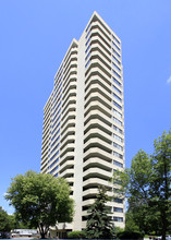 Wynford Place in Toronto, ON - Building Photo - Building Photo